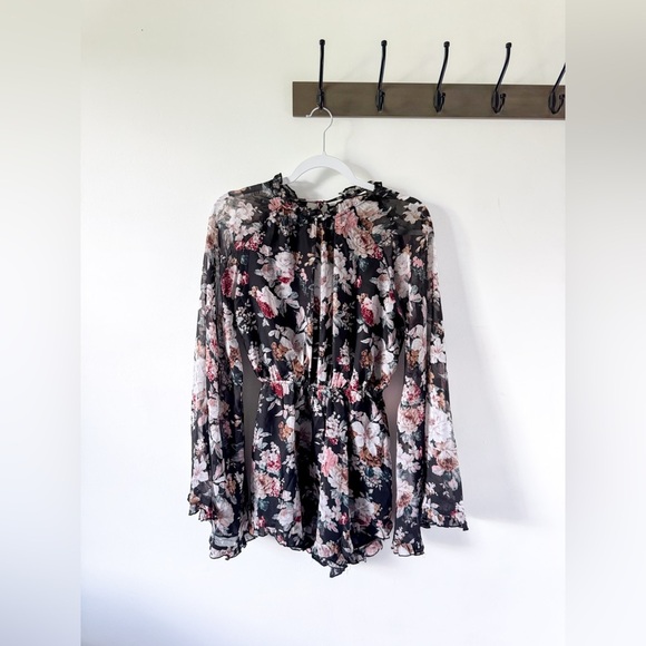 Pants - Open Back Floral Bell Sleeve Romper